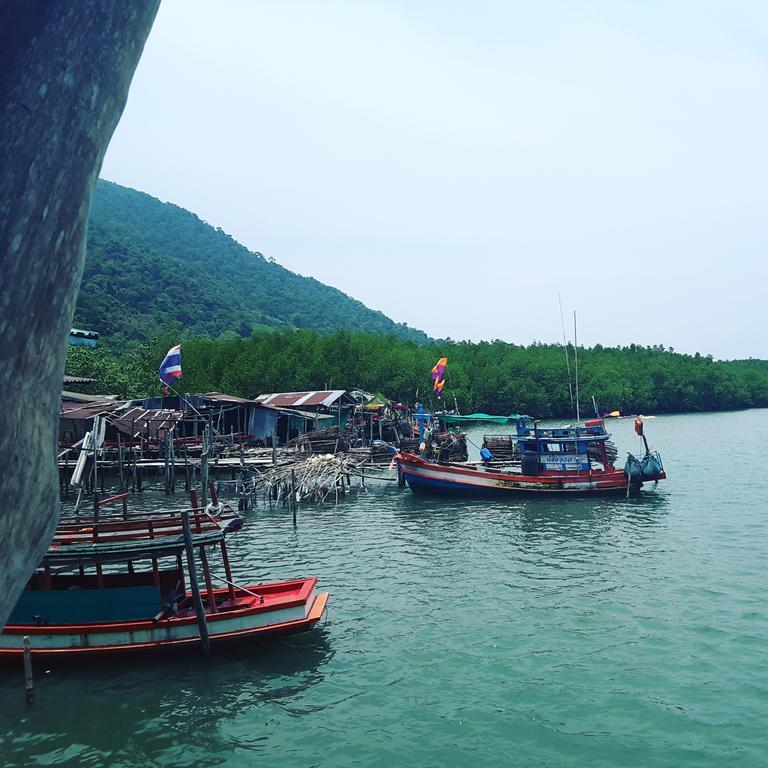 Bee Sleep Hostel Koh Chang Klong Prao Beach Exteriör bild