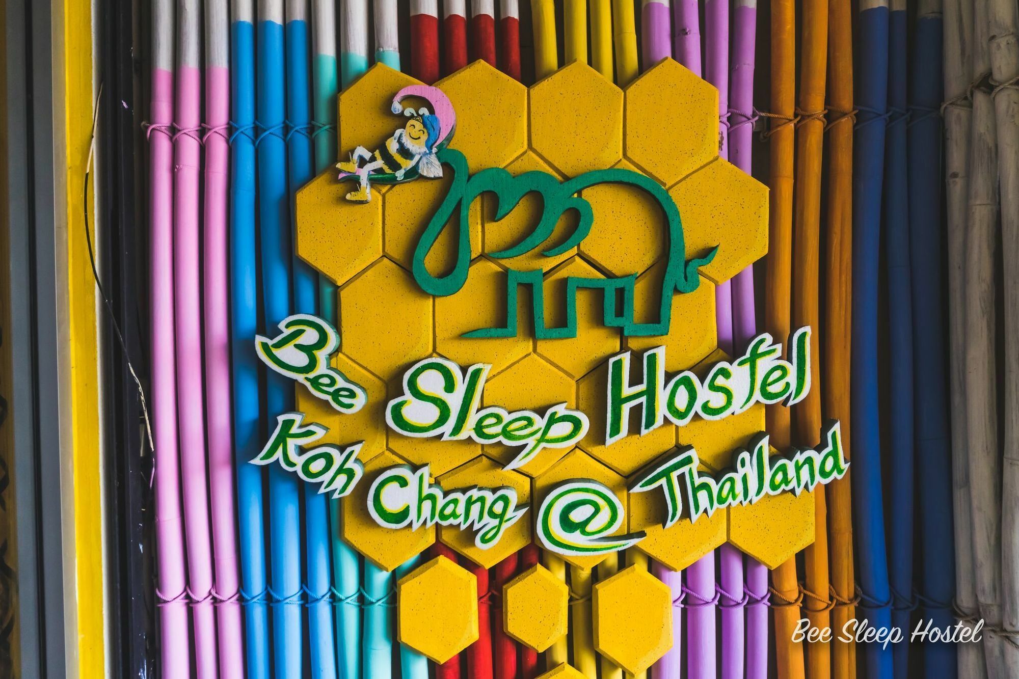 Bee Sleep Hostel Koh Chang Klong Prao Beach Exteriör bild